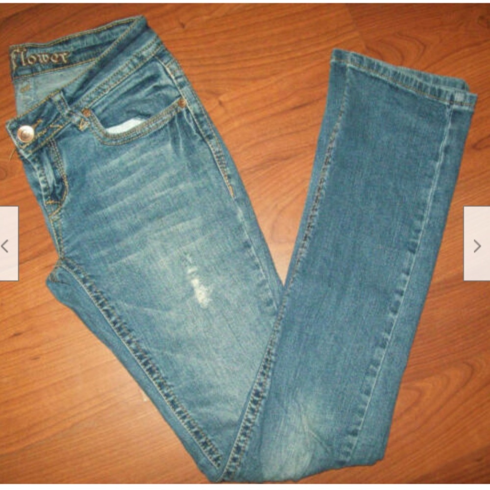 Wallflower Womens Jeans Sz Jr. 3 Factory Distress